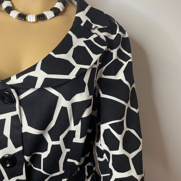 Vintage black white mod graphic belt sixties coat! - Picture 3 of 13